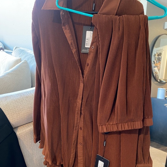 Chocolate Brown Plisse High Waisted Wide Leg Pants & matching oversized shirt - Picture 5 of 5